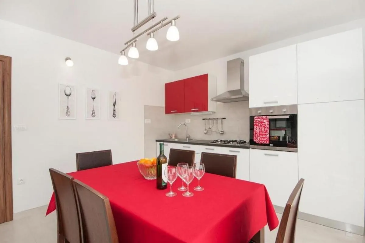 Apartments With A Swimming Pool Kastel Luksic, Kastela - 20582 Κροατία
