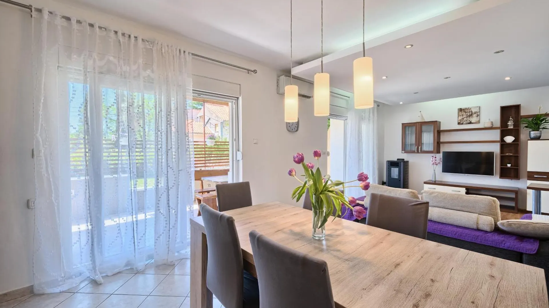 Apartments With A Swimming Pool Kastel Luksic, Kastela - 20582 Κροατία
